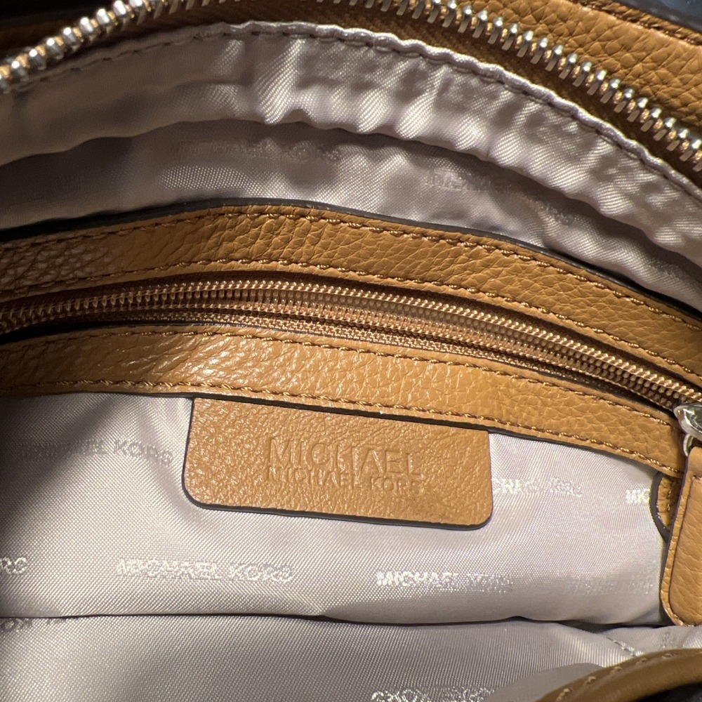 Michael Kors Astor Brown Studded Crossbody Bag Soft Leather MK Purse 3 Sections - Picture 5 of 5